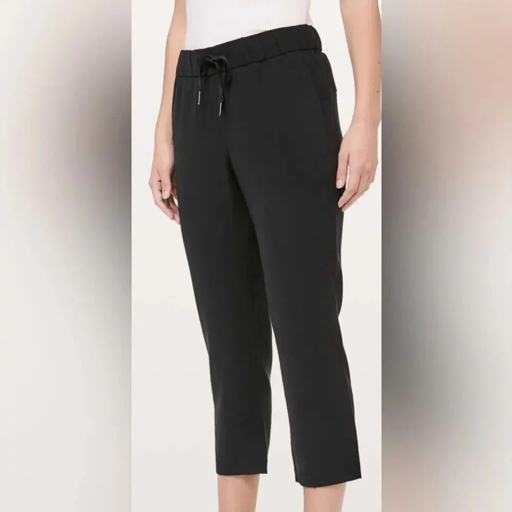 Lululemon On The Fly Crop Woven Size 6
